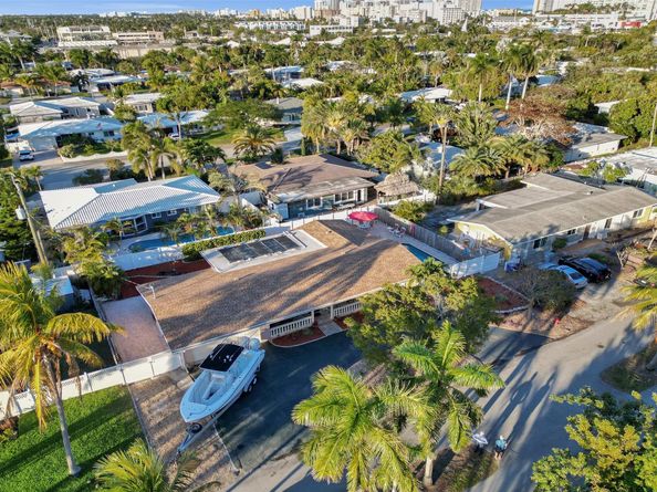 2585 SE 3rd St, Pompano Beach FL 33062