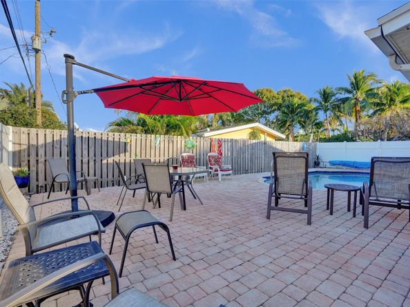 2585 SE 3rd St, Pompano Beach FL 33062