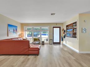 2585 SE 3rd St, Pompano Beach FL 33062