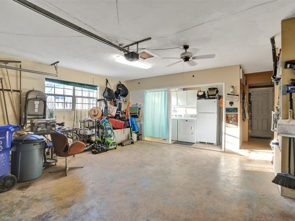 2585 SE 3rd St, Pompano Beach FL 33062
