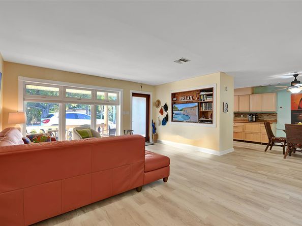 2585 SE 3rd St, Pompano Beach FL 33062