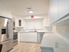 2585 SE 3rd St, Pompano Beach FL 33062