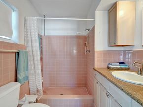 2585 SE 3rd St, Pompano Beach FL 33062