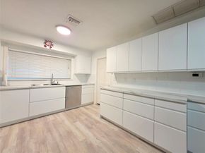 2585 SE 3rd St, Pompano Beach FL 33062