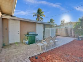 2585 SE 3rd St, Pompano Beach FL 33062