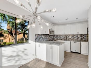 5334 Fountains Dr