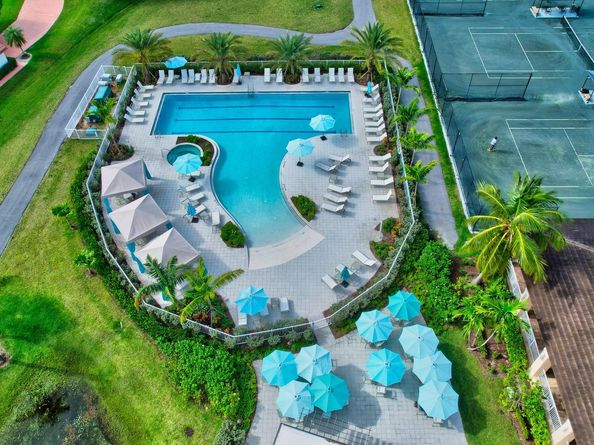 5334 Fountains Dr 221, Lake Worth FL 33467