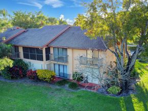 5334 Fountains Dr 221, Lake Worth FL 33467