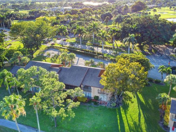 5334 Fountains Dr 221, Lake Worth FL 33467