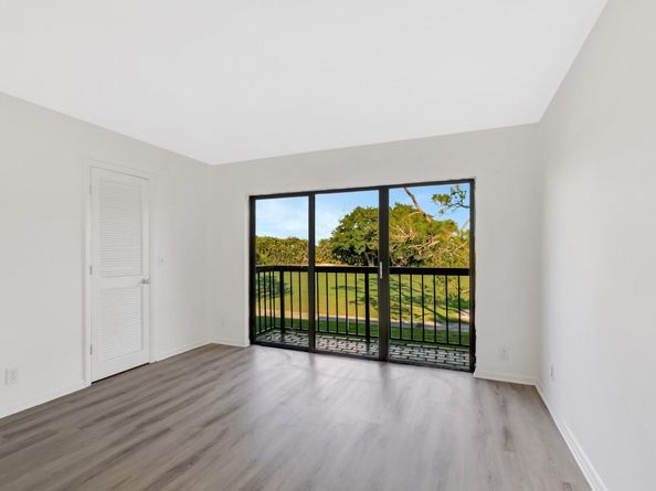 5334 Fountains Dr 221, Lake Worth FL 33467