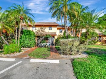 5334 Fountains Dr