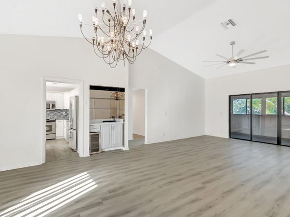 5334 Fountains Dr 221, Lake Worth FL 33467