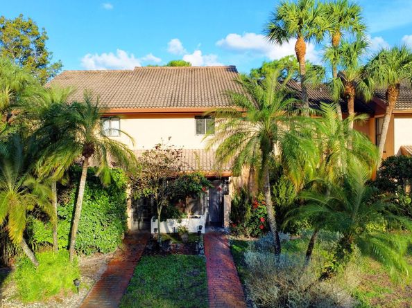 5334 Fountains Dr 221, Lake Worth FL 33467