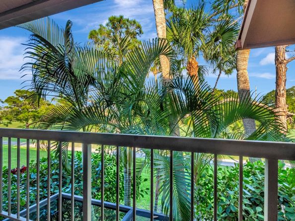 5334 Fountains Dr 221, Lake Worth FL 33467