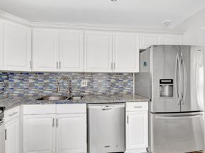 5334 Fountains Dr 221, Lake Worth FL 33467