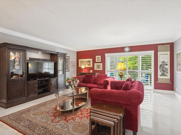 111 S Hollybrook Dr 44307, Pembroke Pines FL 33025