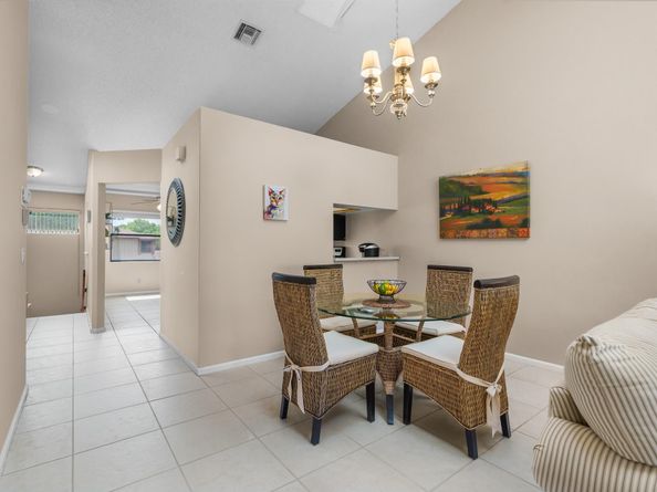 900 Crosswinds Dr D2, Greenacres FL 33413