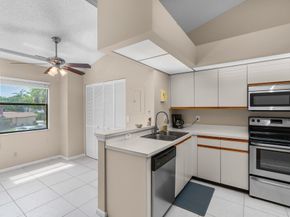 900 Crosswinds Dr D2, Greenacres FL 33413