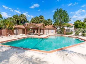 900 Crosswinds Dr D2, Greenacres FL 33413