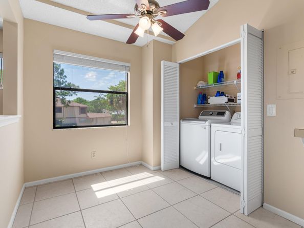 900 Crosswinds Dr D2, Greenacres FL 33413