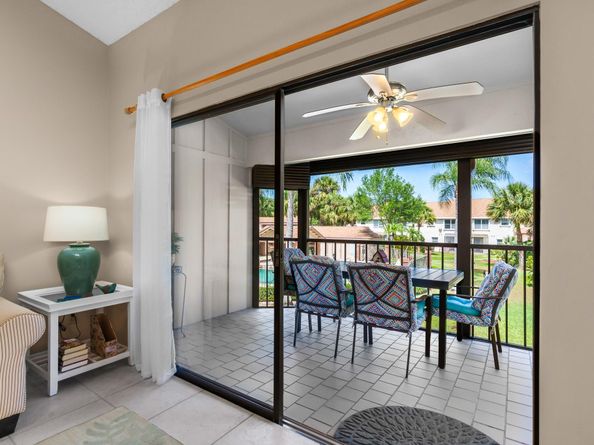 900 Crosswinds Dr D2, Greenacres FL 33413