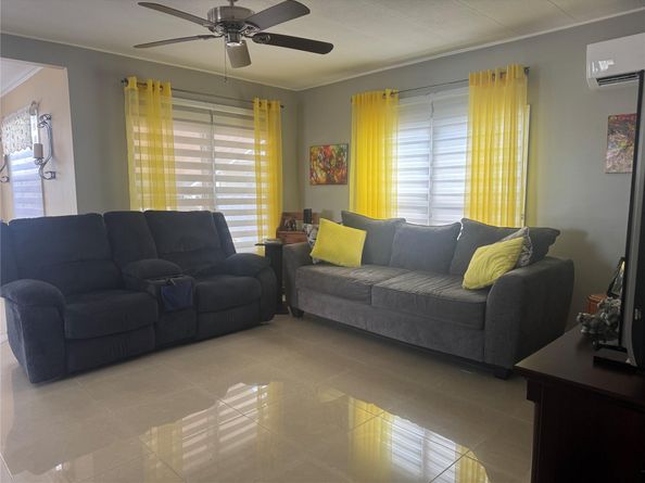 2301 SW 86th Ter, Davie FL 33324