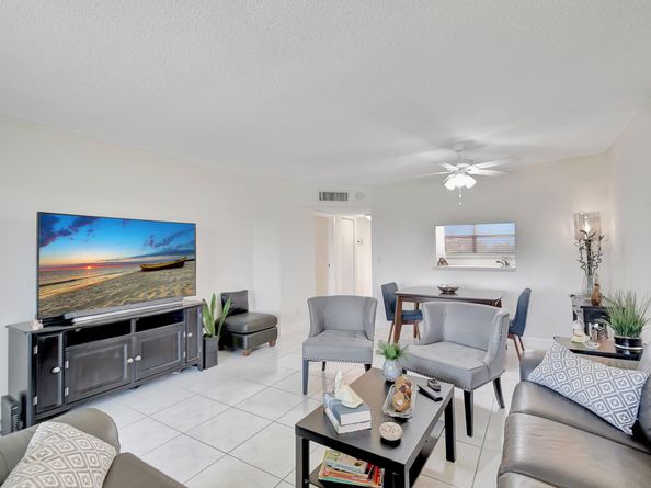 3661 Via Poinciana 510, Lake Worth FL 33467