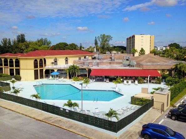 3661 Via Poinciana 510, Lake Worth FL 33467