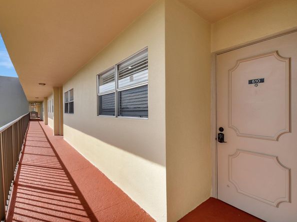 3661 Via Poinciana 510, Lake Worth FL 33467