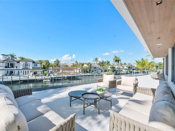 2880 NE 28th St, Fort Lauderdale FL 33306