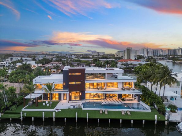 2880 NE 28th St, Fort Lauderdale FL 33306