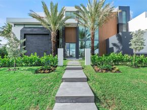 2880 NE 28th St, Fort Lauderdale FL 33306