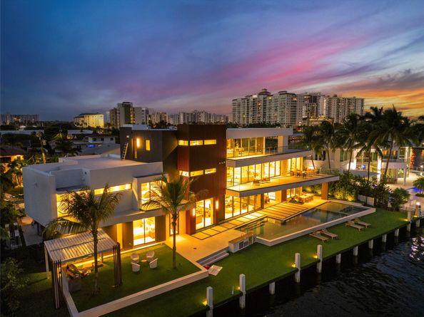 2880 NE 28th St, Fort Lauderdale FL 33306