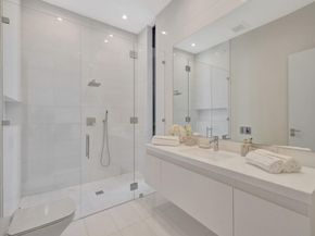 2560 Del Lago Dr, Fort Lauderdale FL 33316