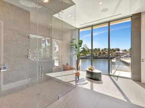 2560 Del Lago Dr, Fort Lauderdale FL 33316