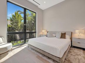 2560 Del Lago Dr, Fort Lauderdale FL 33316