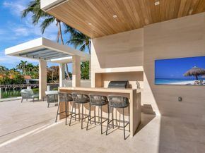 2560 Del Lago Dr, Fort Lauderdale FL 33316