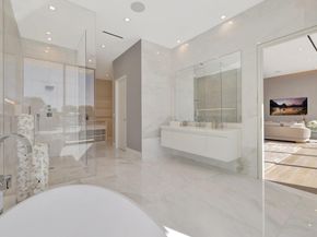 2560 Del Lago Dr, Fort Lauderdale FL 33316