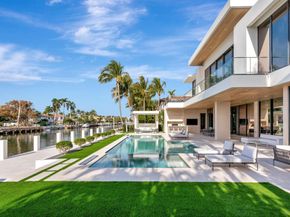 2560 Del Lago Dr, Fort Lauderdale FL 33316