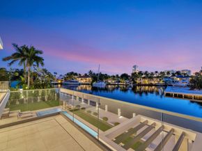 2560 Del Lago Dr, Fort Lauderdale FL 33316