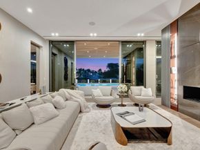 2560 Del Lago Dr, Fort Lauderdale FL 33316