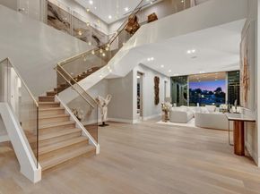 2560 Del Lago Dr, Fort Lauderdale FL 33316