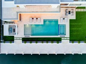 2560 Del Lago Dr, Fort Lauderdale FL 33316