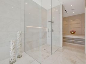 2560 Del Lago Dr, Fort Lauderdale FL 33316