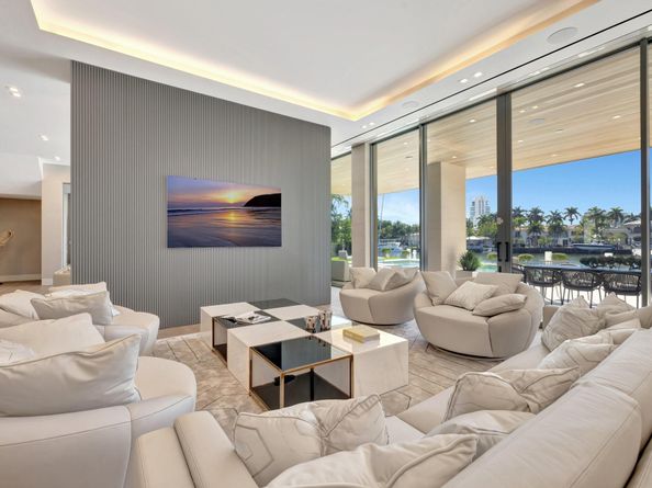 2560 Del Lago Dr, Fort Lauderdale FL 33316