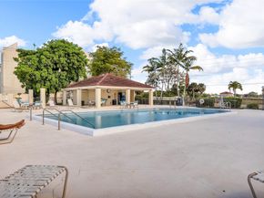 114 Lake Emerald Dr 107, Oakland Park FL 33309