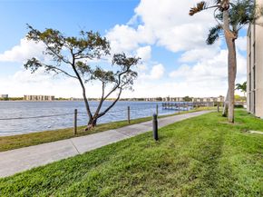 114 Lake Emerald Dr 107, Oakland Park FL 33309
