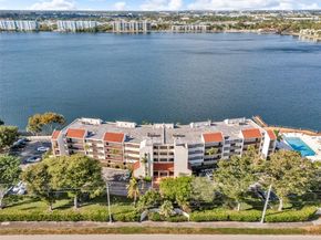 114 Lake Emerald Dr 107, Oakland Park FL 33309