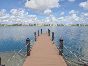 114 Lake Emerald Dr 107, Oakland Park FL 33309