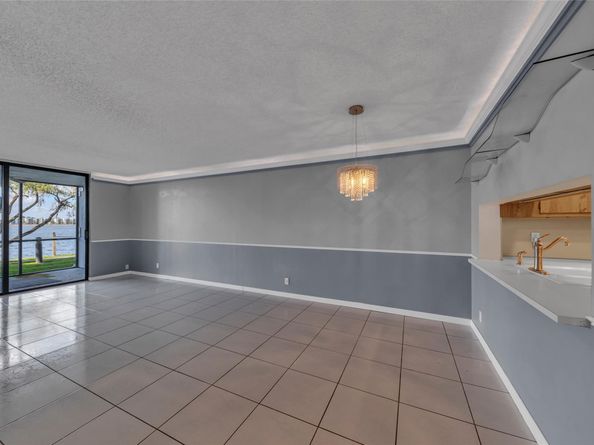 114 Lake Emerald Dr 107, Oakland Park FL 33309